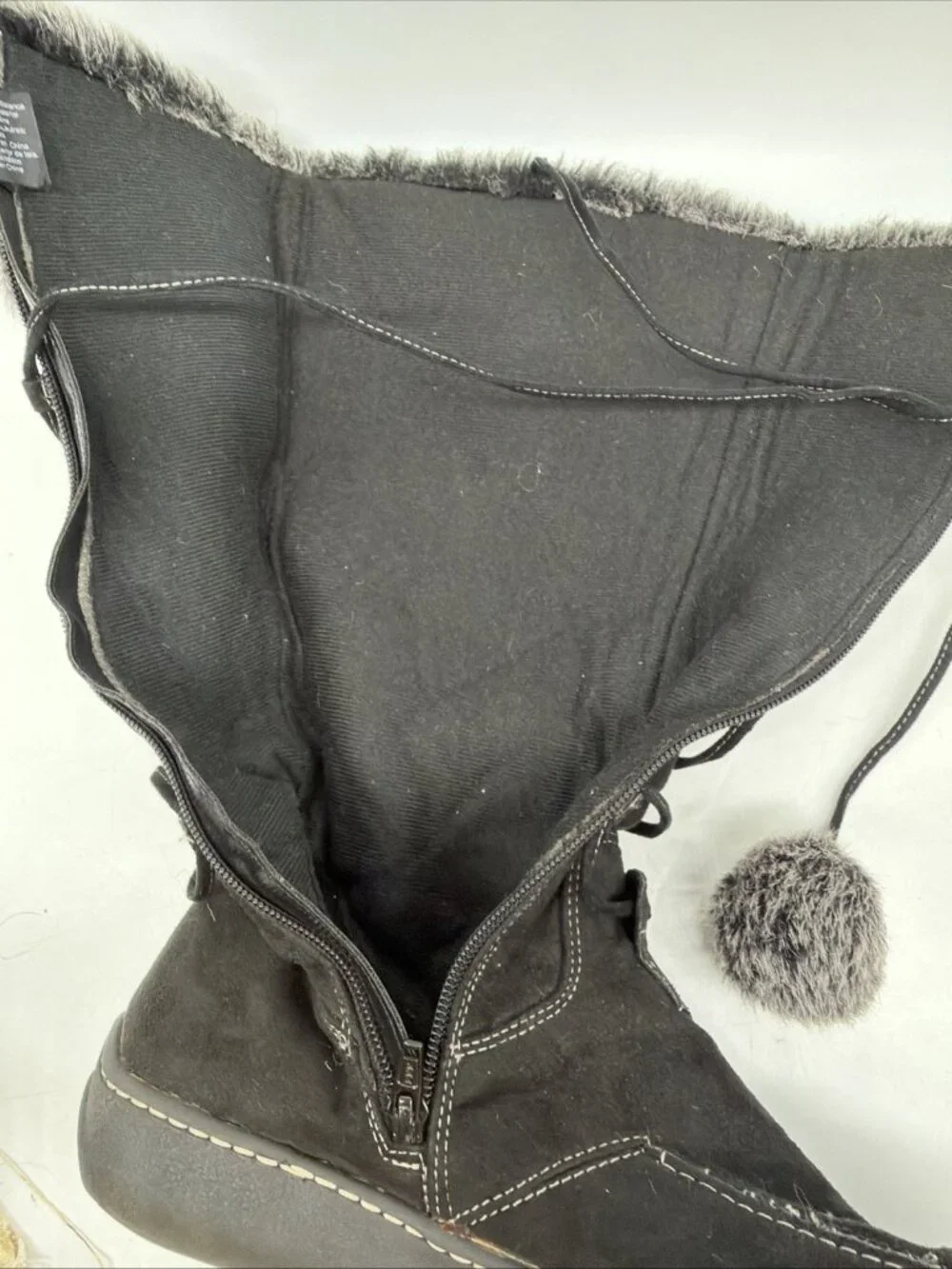 American Eagle Black Mallory Boots Gray Faux Fur Trim Pom-Pom Accents Womens 12